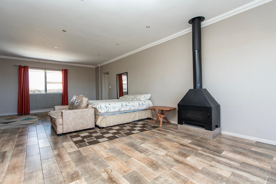 6 Bedroom Property for Sale in Vredekloof Heights Western Cape